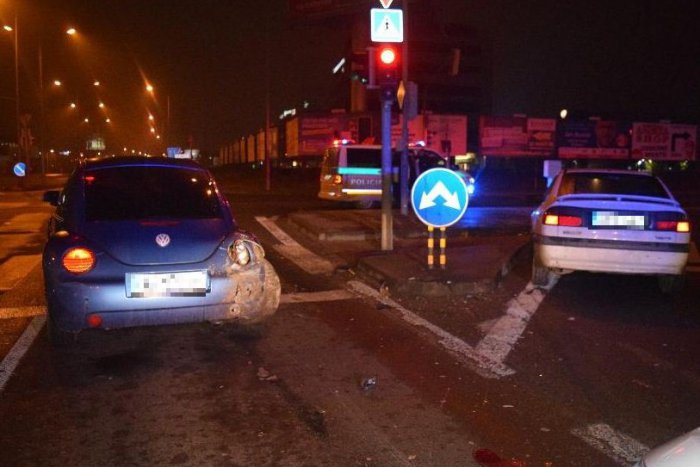 Ilustračný obrázok k článku Za volant si sadol aj napriek zákazu a pod vplyvom alkoholu spôsobil nehodu
