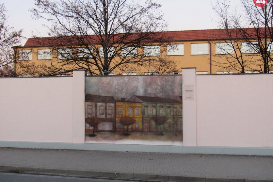 Ilustračný obrázok k článku Posledný obraz tohto roka: V galérii pod holým nebom pribudli meštianske domy, FOTO