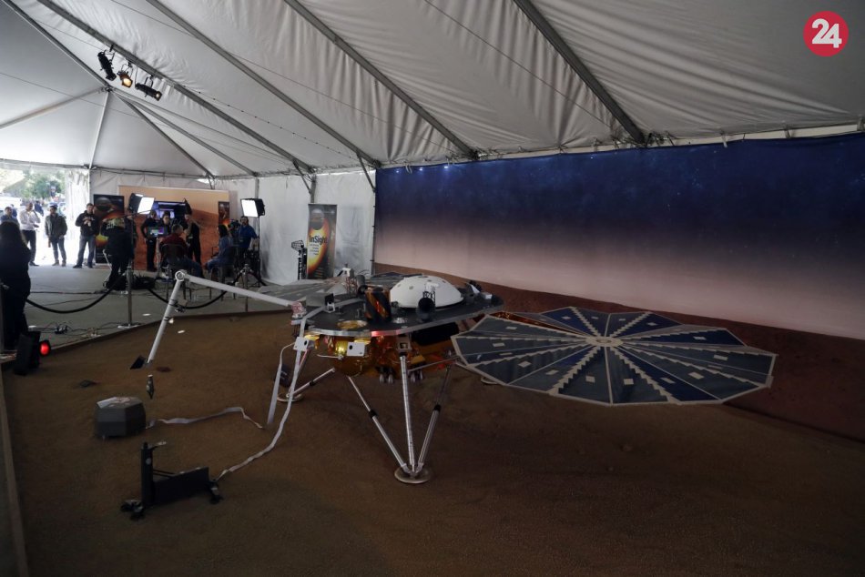 Ilustračný obrázok k článku Americká sonda InSight pristála na povrchu Marsu: Prvé FOTO z červenej planéty