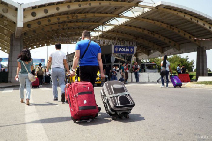 Ilustračný obrázok k článku Ako zabrániť odchodu mladých z regiónov? Bude sa tým zaoberať konferencia Východ nie je Exit