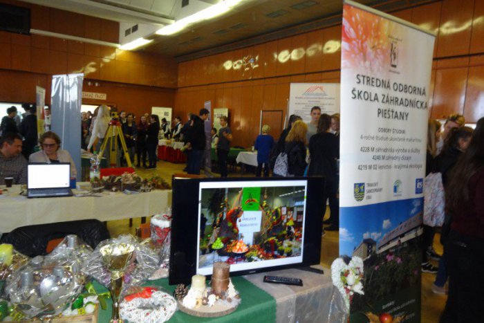 Ilustračný obrázok k článku V Šali bola Burza stredných škôl: Inšpirovali rekordný počet žiakov, FOTO