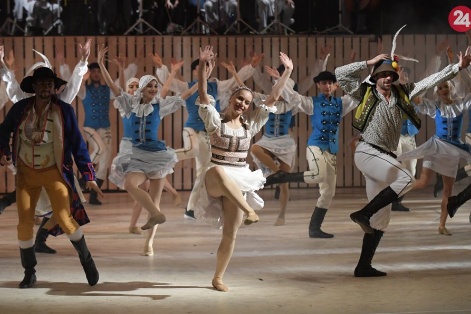 Ilustračný obrázok k článku FOTO: Veľkolepá tanečná inscenácia Rodná zem je oslavou storočnice vzniku Československa