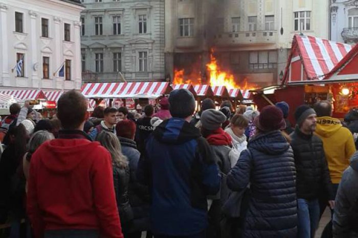 Ilustračný obrázok k článku MIMORIADNA SPRÁVA: Hlavné námestie evakuovali! V jednom zo stánkov vypukol požiar