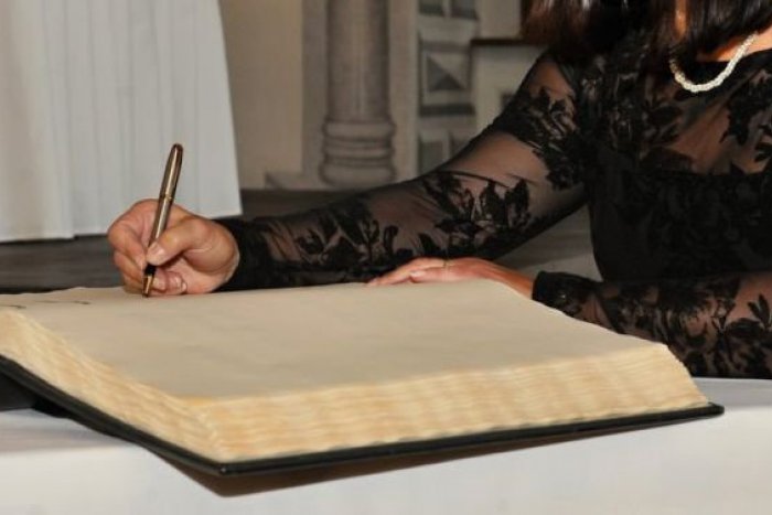 Ilustračný obrázok k článku Poznáme termín ustanovujúceho zastupiteľstva: Kedy zložia zámockí poslanci sľub?