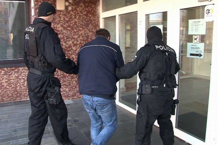 Ilustračný obrázok k článku Policajti z Trenčína boli šokovaní: Autobusár Ondrej (46) má vážny problém, FOTO