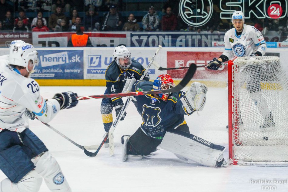 Ilustračný obrázok k článku HK Nitra pokračuje v spanilej jazde: Na domácom ľade porazil aj Budapešť, FOTO