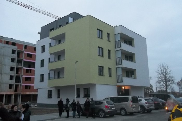 Ilustračný obrázok k článku FOTO, Prvé nájomné byty v Šali slávnostne odovzdali: Obyvatelia sa môžu sťahovať