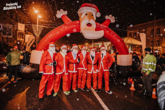 Ilustračný obrázok k článku Prešovom pobeží nejeden Mikuláš: Pozor, treba počítať s dopravnými obmedzeniami