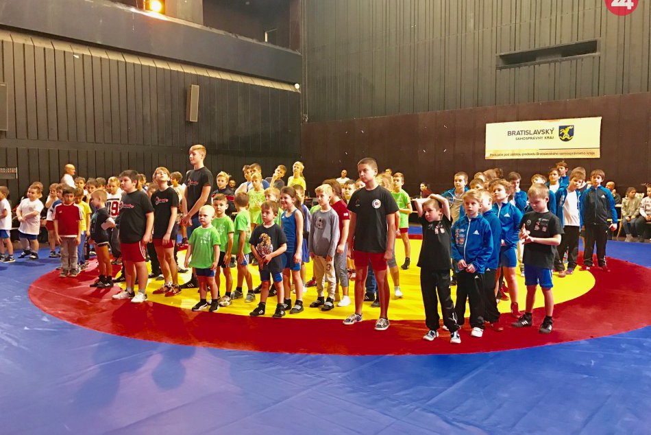 Ilustračný obrázok k článku Mikuláš trochu inak: Mladí zápasníci si zmerajú sily na medzinárodnom turnaji