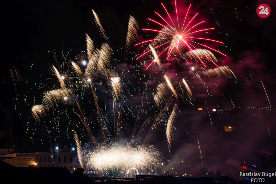 Ilustračný obrázok k článku Chýba vám OHŇOSTROJ? Pripomeňte si ten posledný novoročný v Nitre, VIDEO