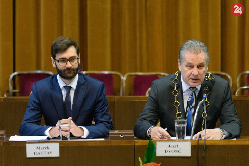 Ilustračný obrázok k článku Prvé kroky primátora Nitry Mareka Hattasa: Personálne čistky na radnici neplánuje