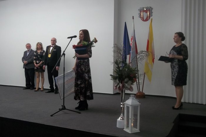 Ilustračný obrázok k článku V Šali sa konala významná udalosť: Odovzdali ceny osobnostiam, FOTO