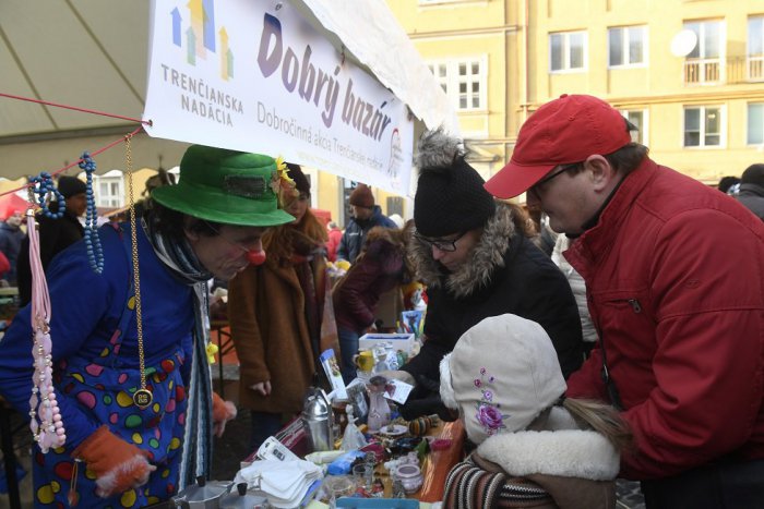 Ilustračný obrázok k článku Vianočné trhy oživí Dobrý bazár Trenčianskej nadácie: Hosťovať bude aj známeho herca
