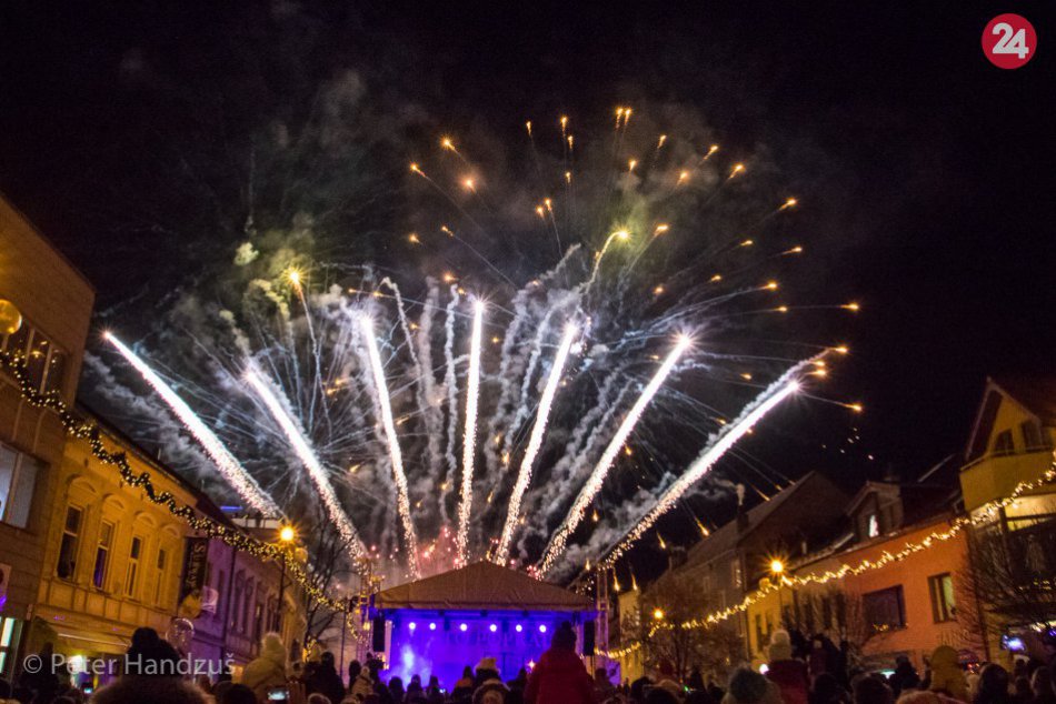 Ilustračný obrázok k článku Počas silvestrovskej noci zvýšte opatrnosť: Oslavy prinášajú aj riziko vzniku popálenín