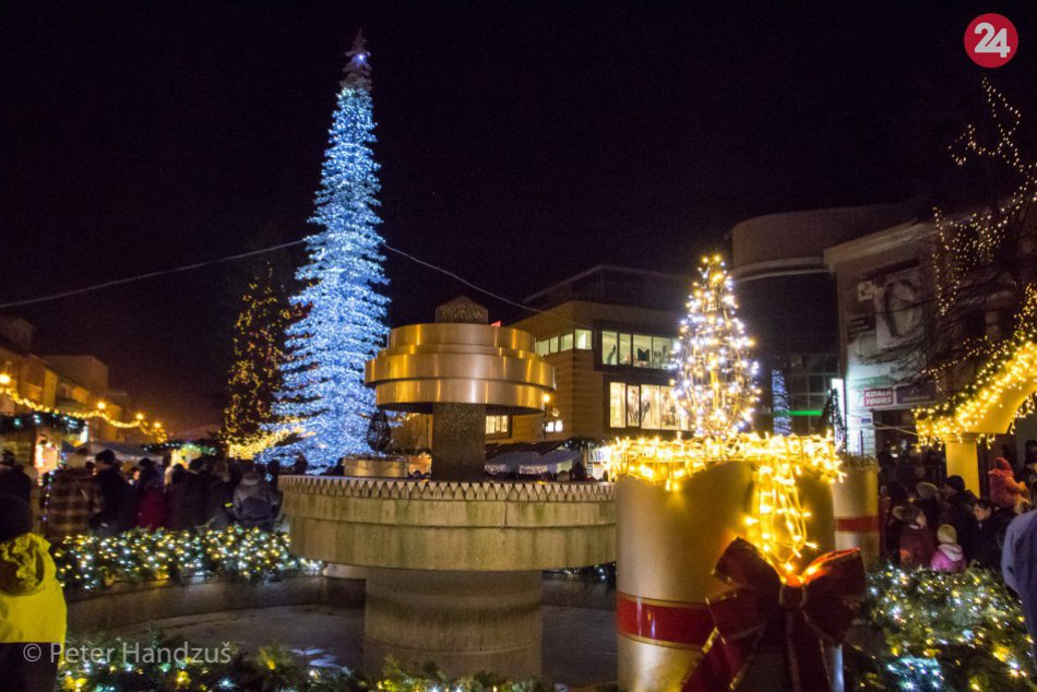 Ilustračný obrázok k článku Vianočná výzdoba v Poprade zhasla: Samospráva chystá v súvislosti s ňou novinky