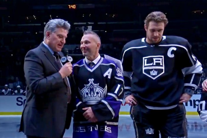 Ilustračný obrázok k článku Veľká pocta: Kings si pred zápasom uctili Višňovského ako legendu