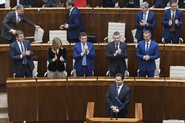 Ilustračný obrázok k článku Zastropovanie dôchodkového veku: Parlament rozhodne až v novom roku