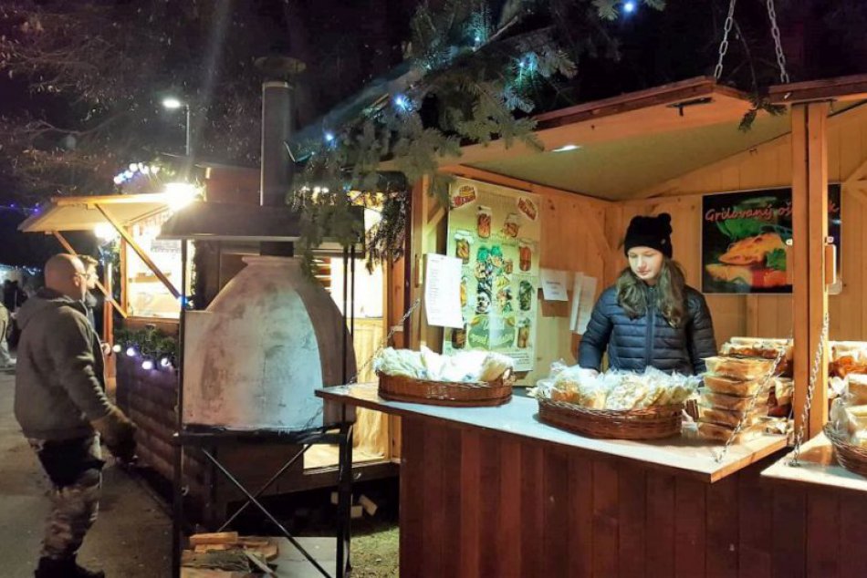 Ilustračný obrázok k článku Koľko zaplatíte za punč či varené víno? Pozreli sme sa na ceny na vianočných trhoch