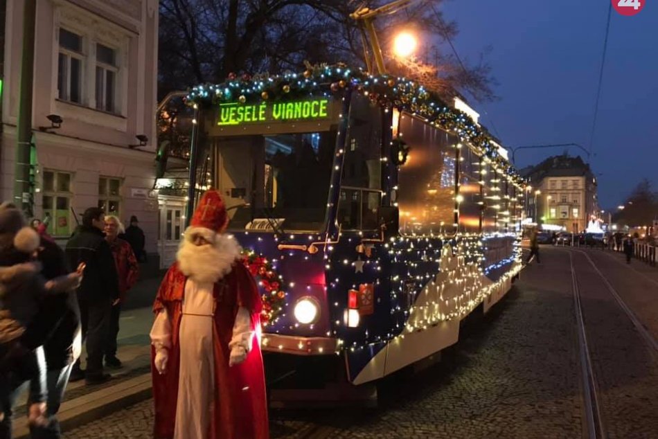 Ilustračný obrázok k článku Vianočná električka opäť ozvláštni bratislavské ulice. Kto ju vyzdobil tentoraz?
