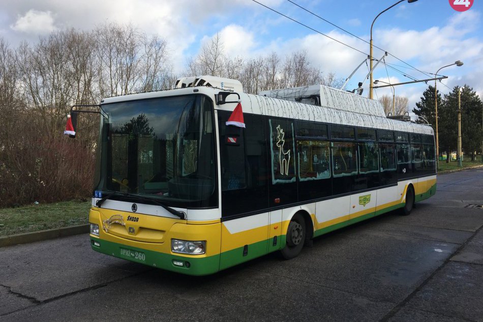 Ilustračný obrázok k článku Sviatky sú tu o pár dní: Niektoré žilinské spoje posilnia, iné premávať nebudú