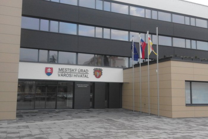 Ilustračný obrázok k článku Šaľa upravuje opatrenia: Na civilný sobáš sa dostane obmedzený počet ľudí