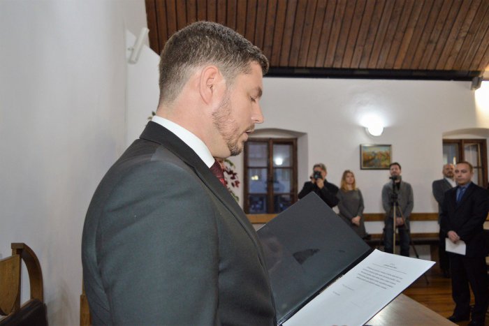 Ilustračný obrázok k článku Je rozhodnuté: Pozrite, aký plat bude mať primátor Rajca Milan Lipka