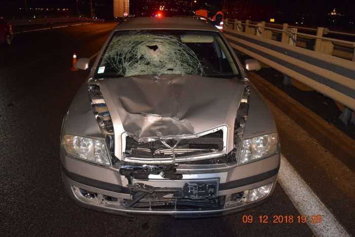 Ilustračný obrázok k článku Večerná tragédia na R1A v Nitre: O život prišla chodkyňa (†59) bez reflexných prvkov