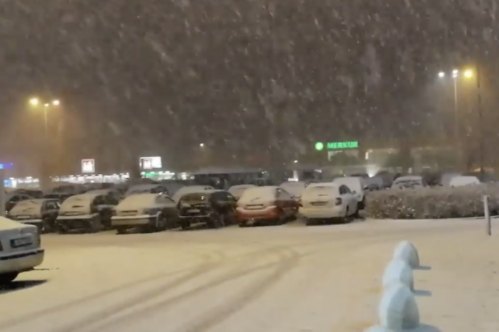 Ilustračný obrázok k článku V Mikuláši úraduje perinbaba: Ako to vyzerá v uliciach mesta? VIDEO