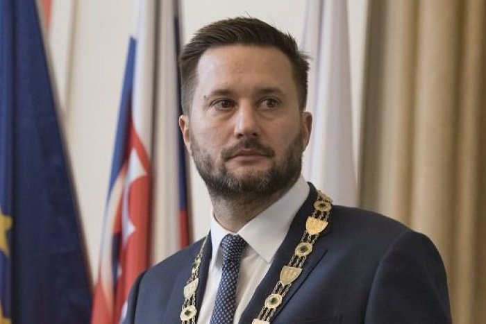 Ilustračný obrázok k článku M. Vallo: Obľúbenosť vianočných trhov u Bratislavčanov klesá