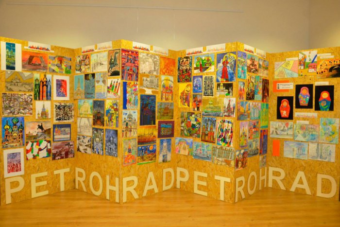 Ilustračný obrázok k článku Mladí výtvarníci prezentujú pohľad na krásy Petrohradu