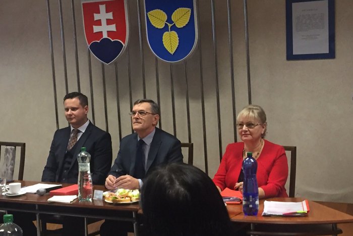 Ilustračný obrázok k článku Výmenu na starostovských postoch niektorí odchádzajúci niesli ťažko