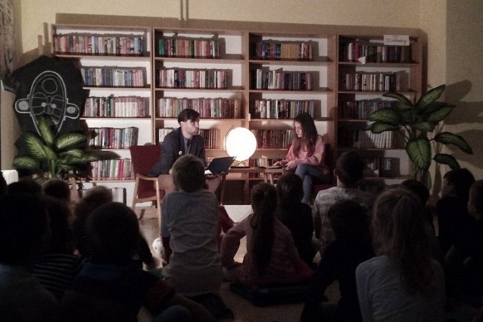 Ilustračný obrázok k článku Knihoplavci prevedú zvedavých školákov ďalšími pútavými príbehmi