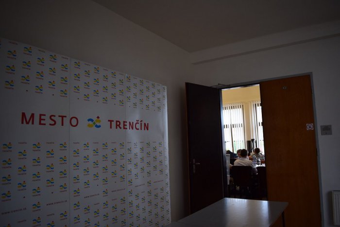 Ilustračný obrázok k článku Trenčianska samospráva vstúpi do nového roku v rozpočtovom provizóriu