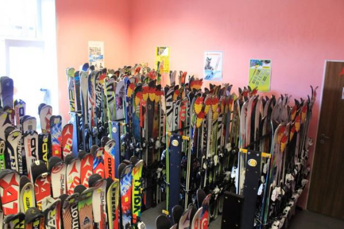 Ilustračný obrázok k článku Chystáte sa na nákup lyží? Poradíme Vám, na čo si dávať pozor