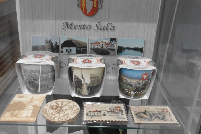 Ilustračný obrázok k článku O reklamné predmety Šale je veľký záujem: Letia magnetky aj retro plecháče, FOTO