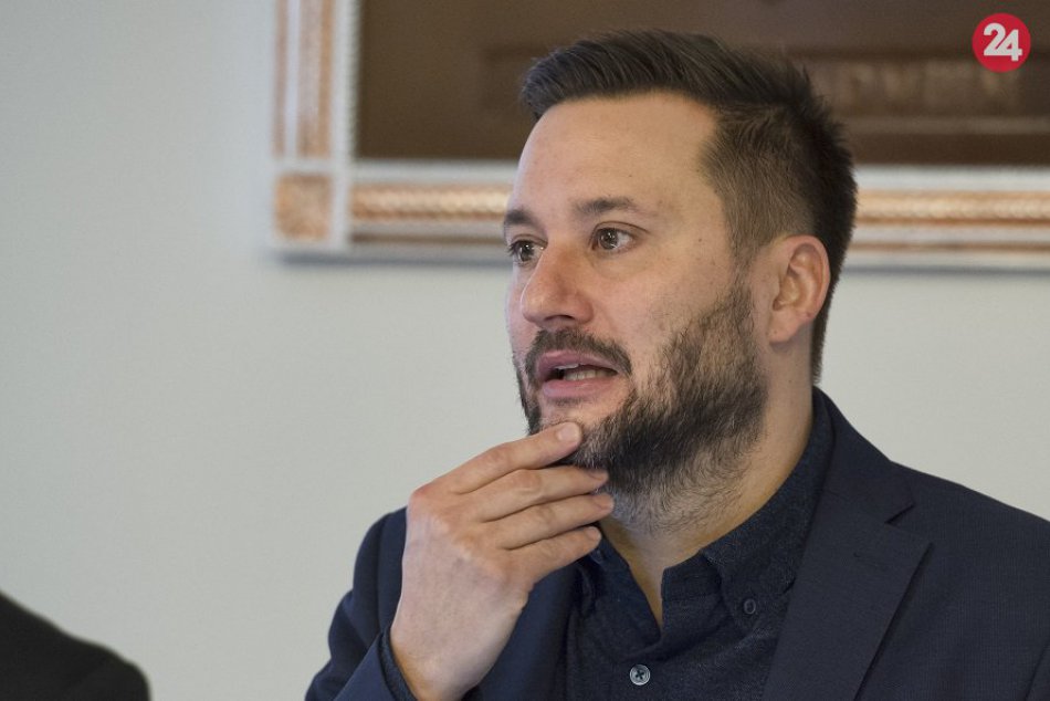 Ilustračný obrázok k článku Ako sa primátor M. Vallo popasuje so zimnou údržbou a dopravnými obmedzeniami?