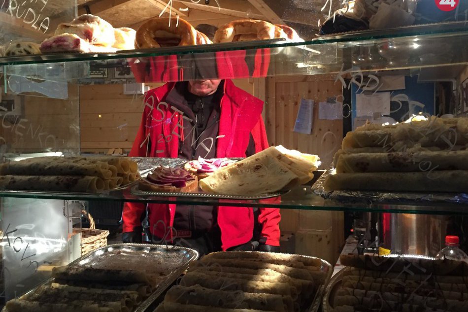 Ilustračný obrázok k článku Dobroty vo vianočnom mestečku v Nitre: Koľko  za ne zaplatíme?