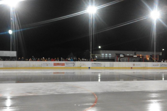 Ilustračný obrázok k článku Na šalianske klzisko vybehnete cez víkend: Po exhibícii vykonajú údržbu ľadu