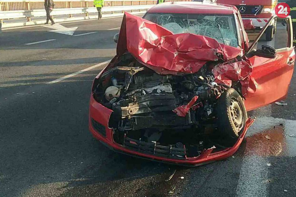 Ilustračný obrázok k článku Pri nehode v Lieskovci sa zranila 1 osoba. Prvé info z miesta