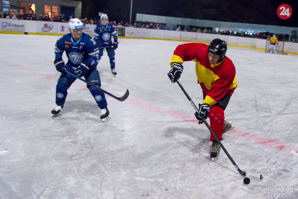 Ilustračný obrázok k článku Zaplnili štadión: HK Nitra na Winter classic v Šali, FOTO