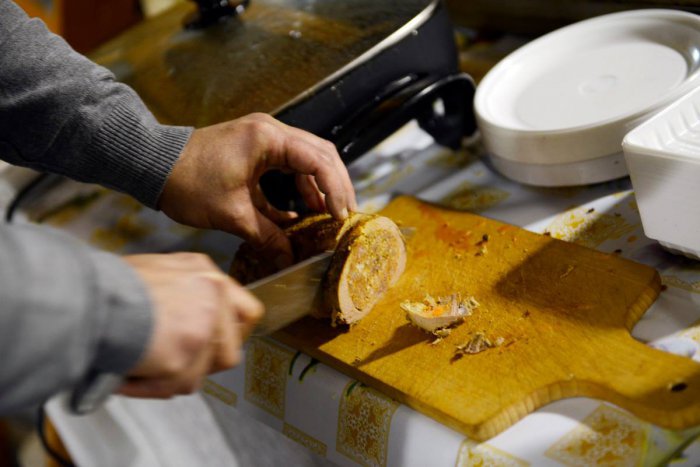 Ilustračný obrázok k článku Župná zabíjačka v Petržalke popularizuje tradičné mäsiarske remeslo