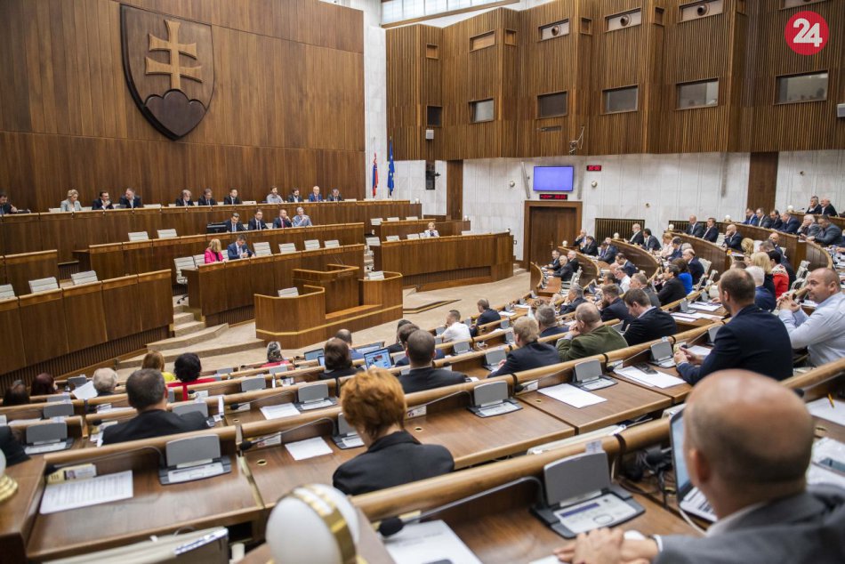 Ilustračný obrázok k článku Peter Chudík sa vzdal poslaneckého mandátu