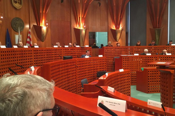 Ilustračný obrázok k článku Bystrica s historicky najvyšším rozpočtom samosprávy. Poslanci ho schválili jednohlasne