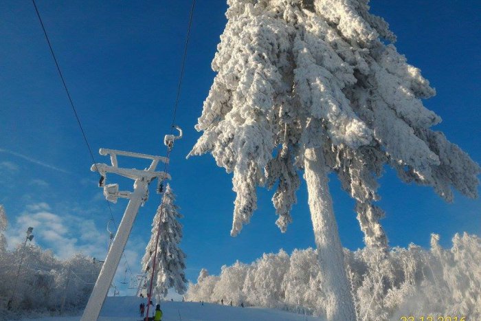 Ilustračný obrázok k článku FOTO: Chcete vyraziť za športom? Na Pezinskej Babe je lyžovačka v plnom prúde