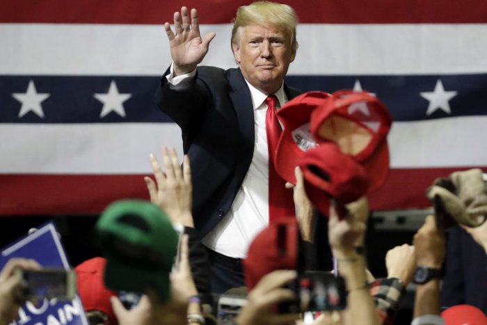 Ilustračný obrázok k článku Radikálne zmeny po pár dňoch na čele: Na Trumpov príkaz USA pozastavuje zahraničnú pomoc