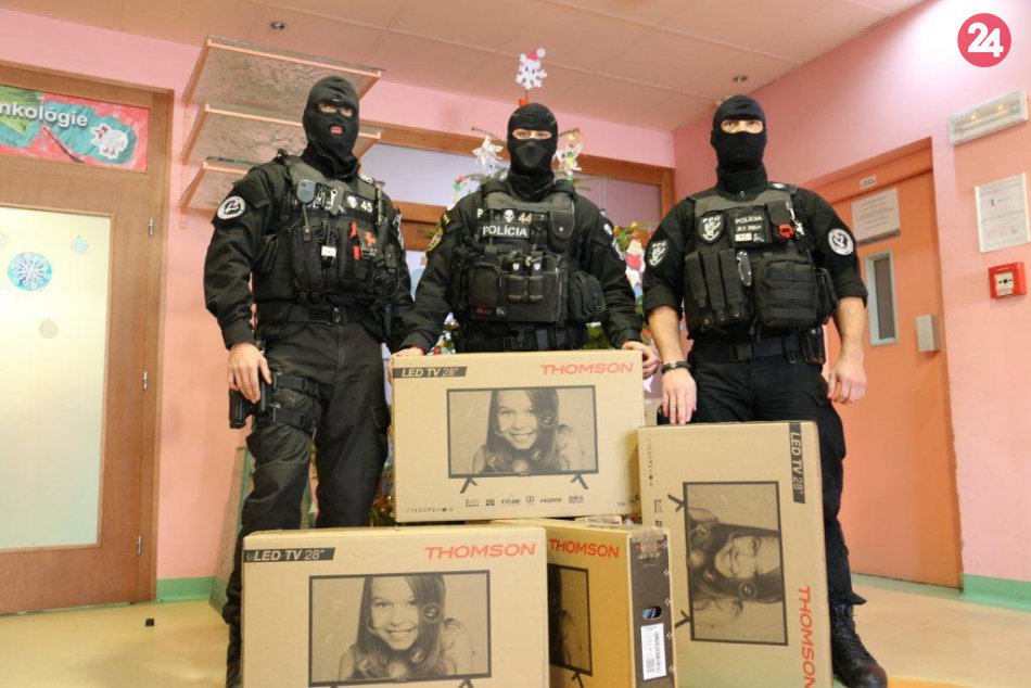 Ilustračný obrázok k článku Kukláči v detskej nemocnici: Do izieb malých pacientov priniesli televízory