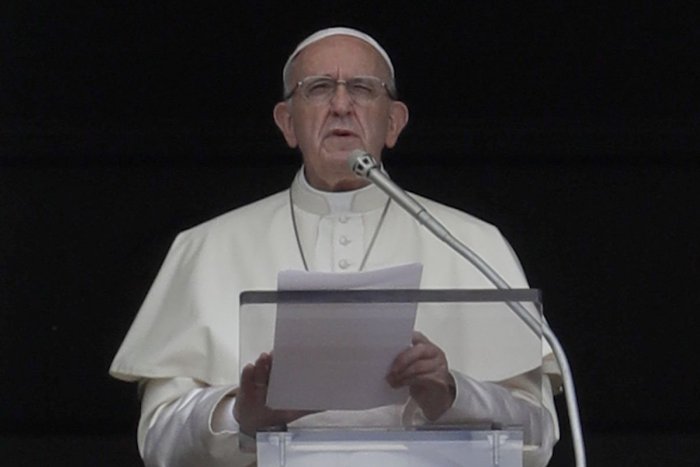 Ilustračný obrázok k článku Pomocného biskupa obvinili z nevhodného správania k maloletému: Pápež prijal jeho rezignáciu