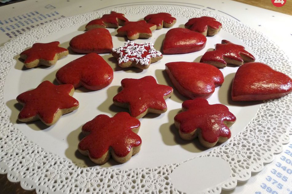 Ilustračný obrázok k článku FOTO A VIDEO: Aj zdobenie medovníkov podlieha módnym trendom. Ako na to, radí medovnikárka z Ruskova