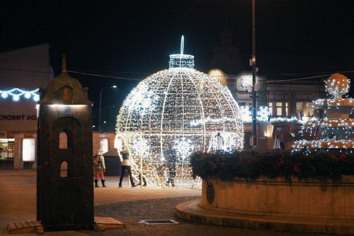 Ilustračný obrázok k článku Synagóga opäť zažije Folkové Vianoce a Drobný trh zručných Horehroncov