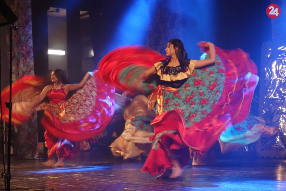 Ilustračný obrázok k článku FOTO: Rómski umelci, policajná kapela aj študenti sa vo Zvolene stretli na jednom pódiu